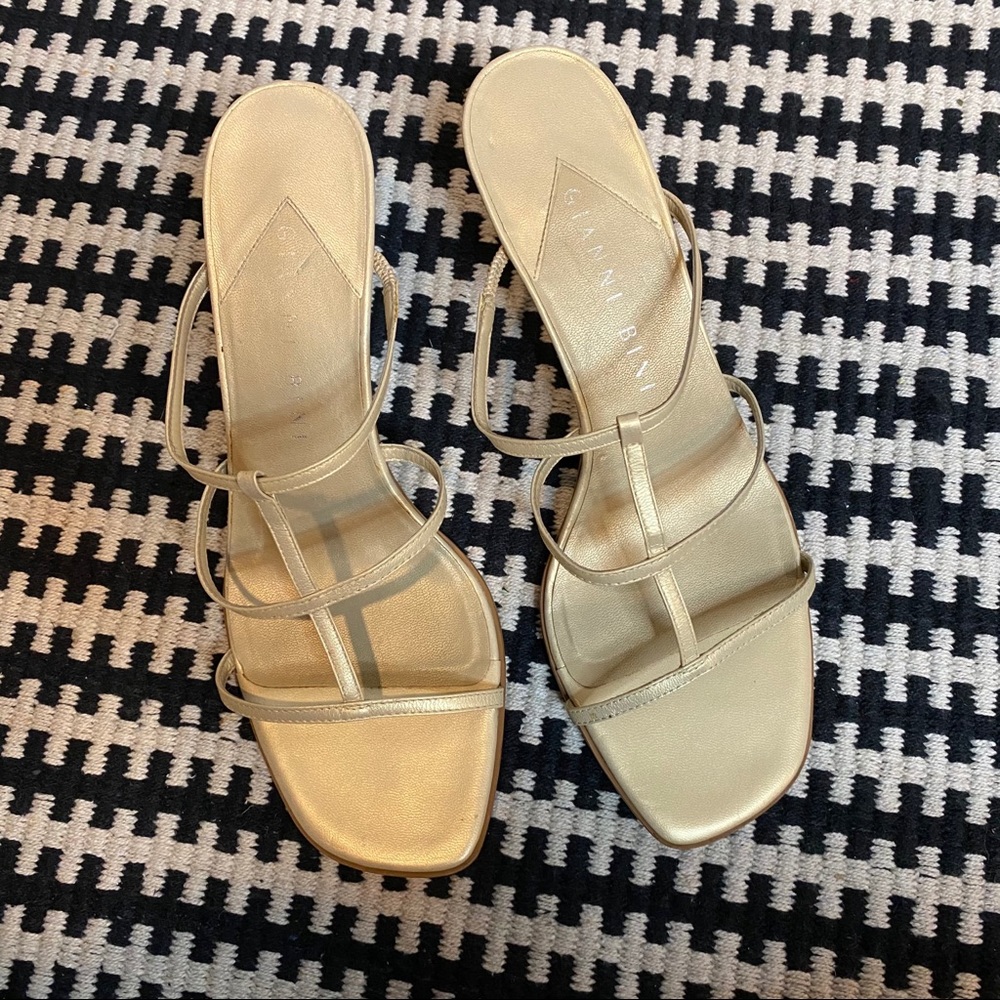 🌈BUNDLE & SAVE Gold Leather Strappy Sandals w Wooden Heel Size 10